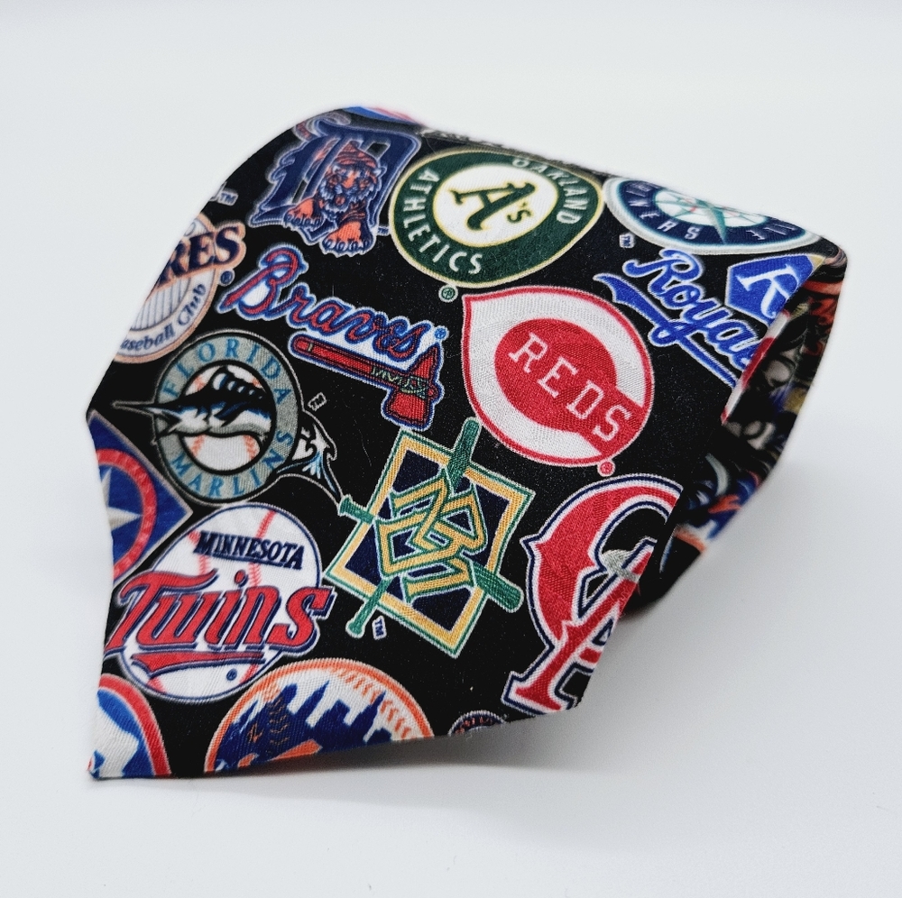 SURREY | MLB baseball logo neck tie